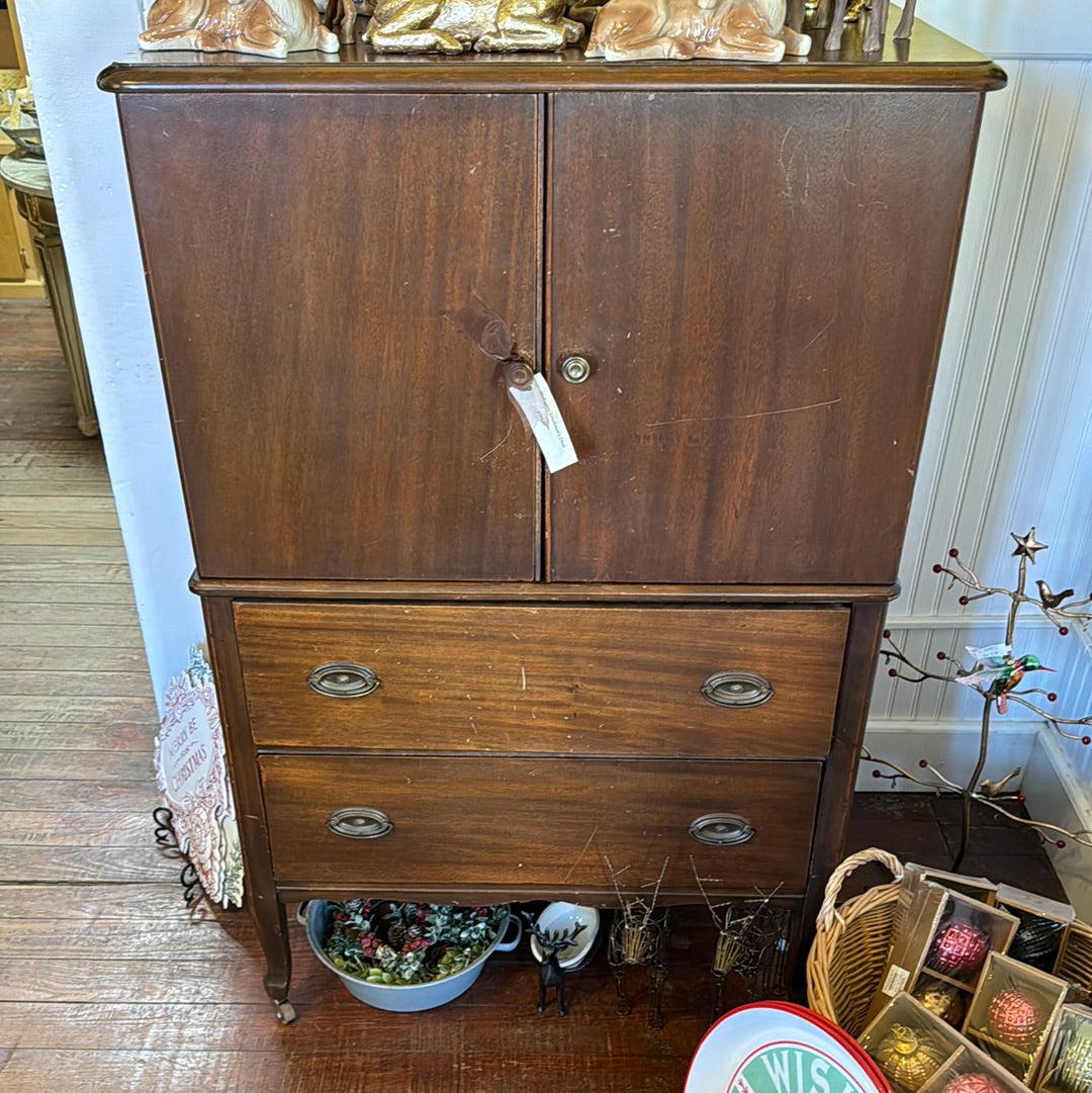 Vintage Mahogany Gentleman’s Chest