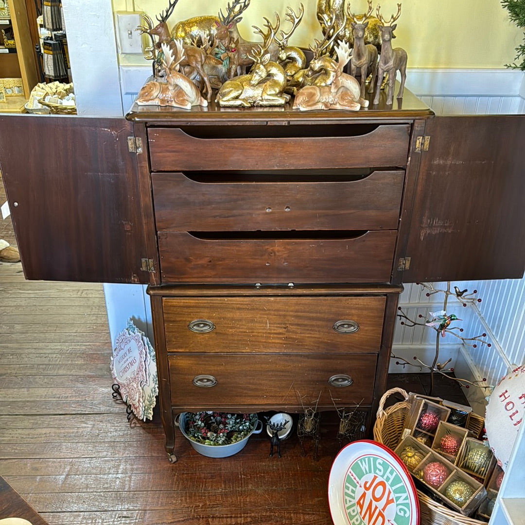 Vintage Mahogany Gentleman’s Chest